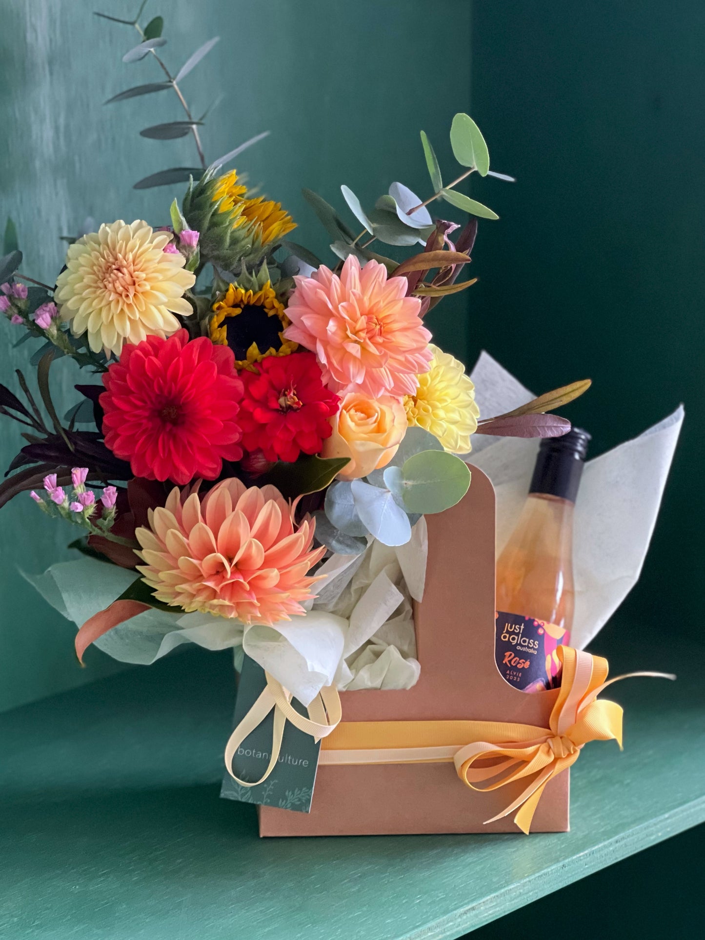 Bubbles & Blooms | Alvie Rosé